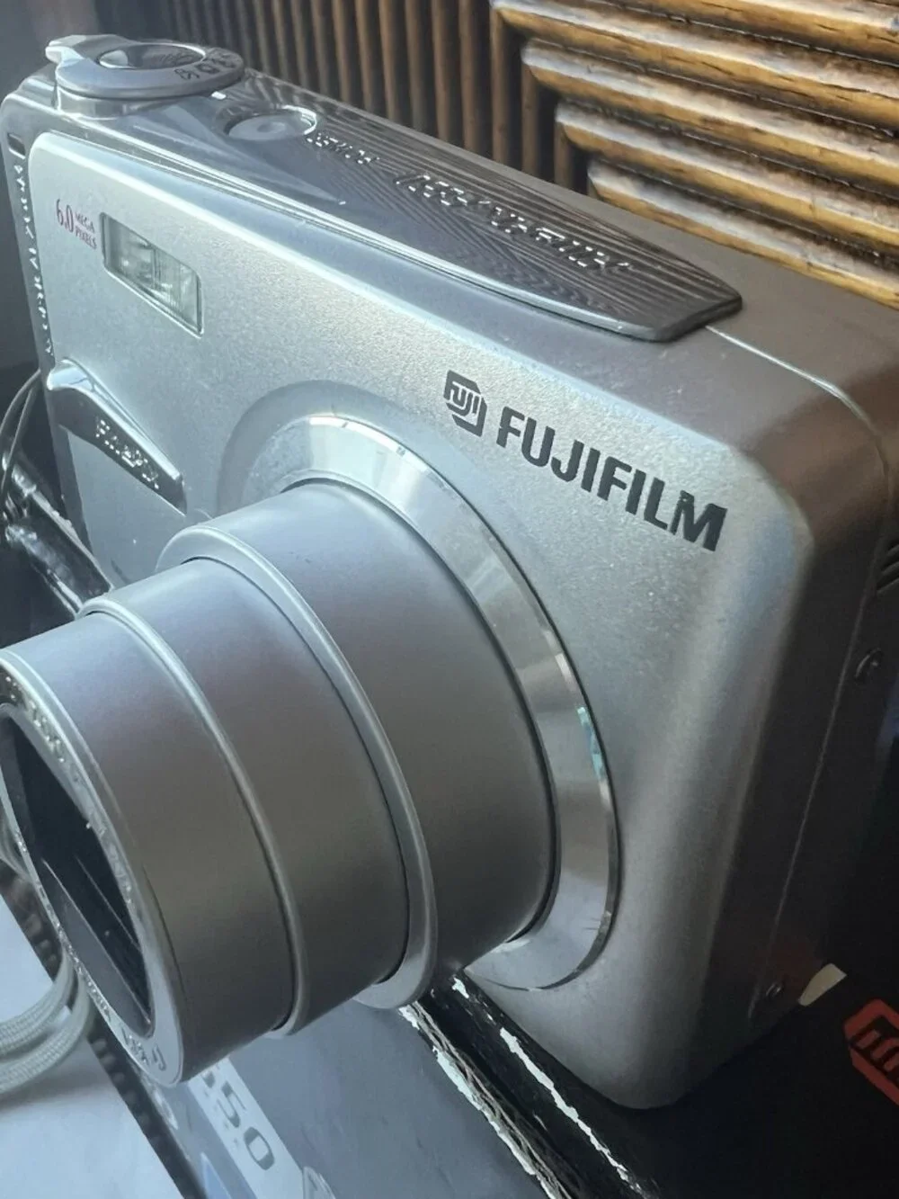 Fujifilm FinePix F650 Digital Camera W 2 Batteries -Cords -Charger -Manual -Box